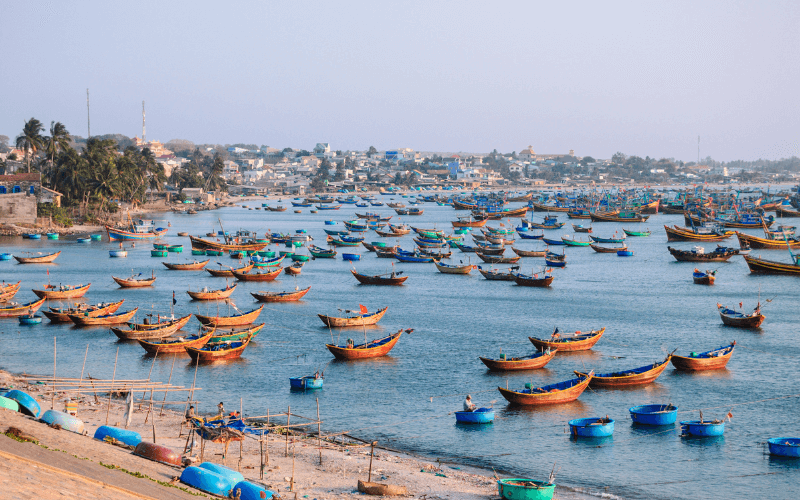 Tham quan làng chài Mũi Né